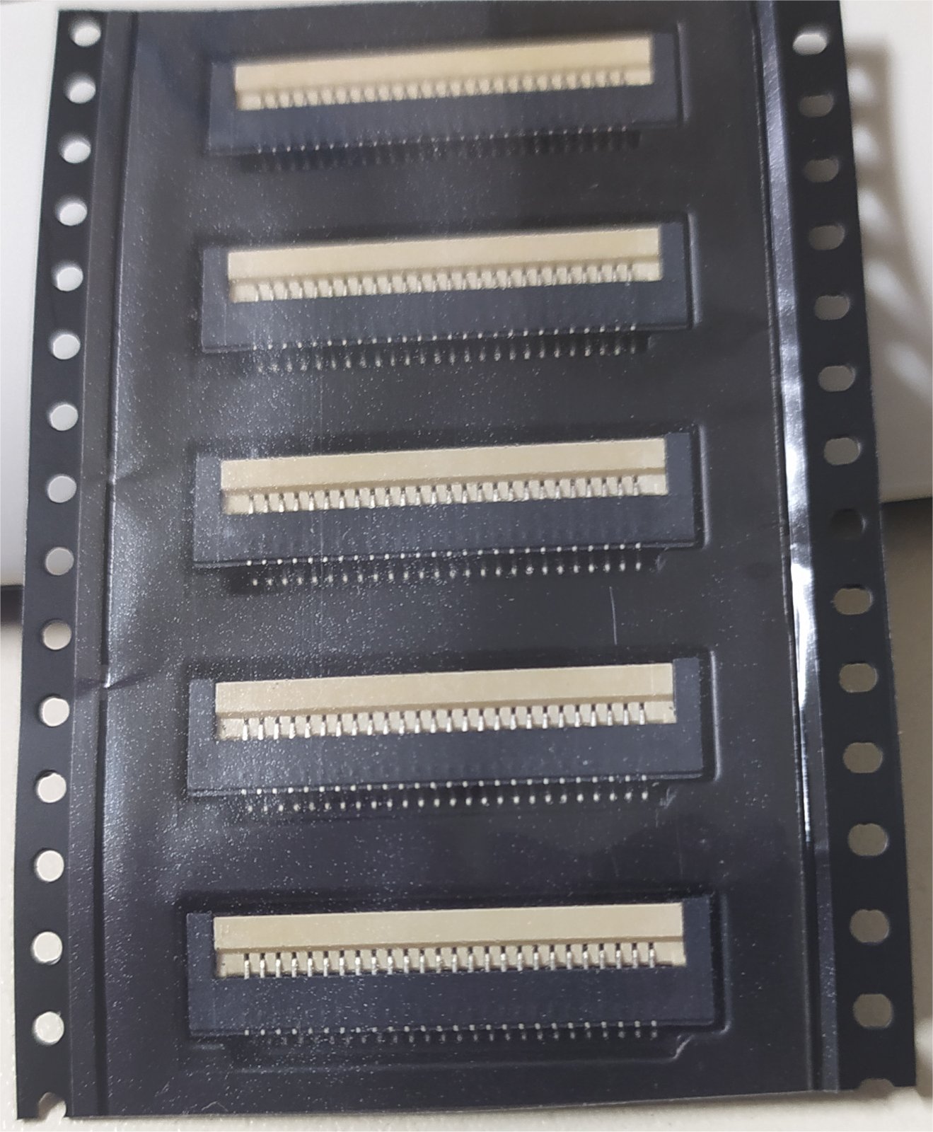 Connettore Flip FPC/FFC 0.8mm 26 pin (spess. 1.75-2 mm) - Disp. in Italia - immagine 2
